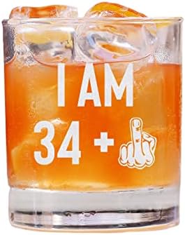 QPTADesignGift Vagyok 34 + Középső Ujj Whiskys Üveg Whiskey Maratott Üveg - 35-Születésnap - Vicces Szülinapi Fordult 35 - Apák