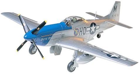 2 Tamiya Repülőgép-modelleket - P-51 Mustang, valamint Vought F4U-1D Corsair (Japán Import)