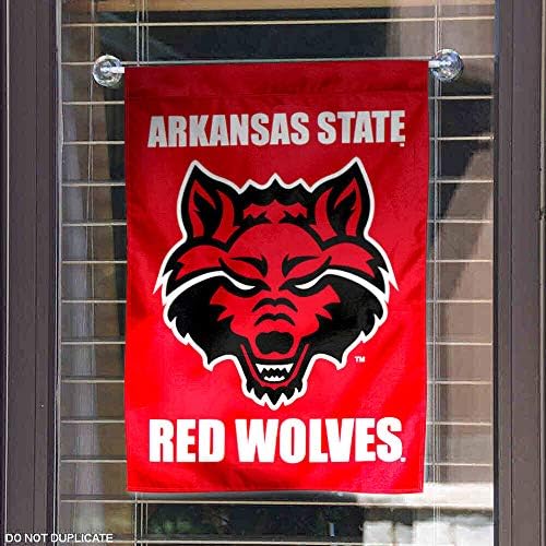 Az Arkansas-i Vörös Farkasok Kert Zászló, az Udvaron pedig Banner